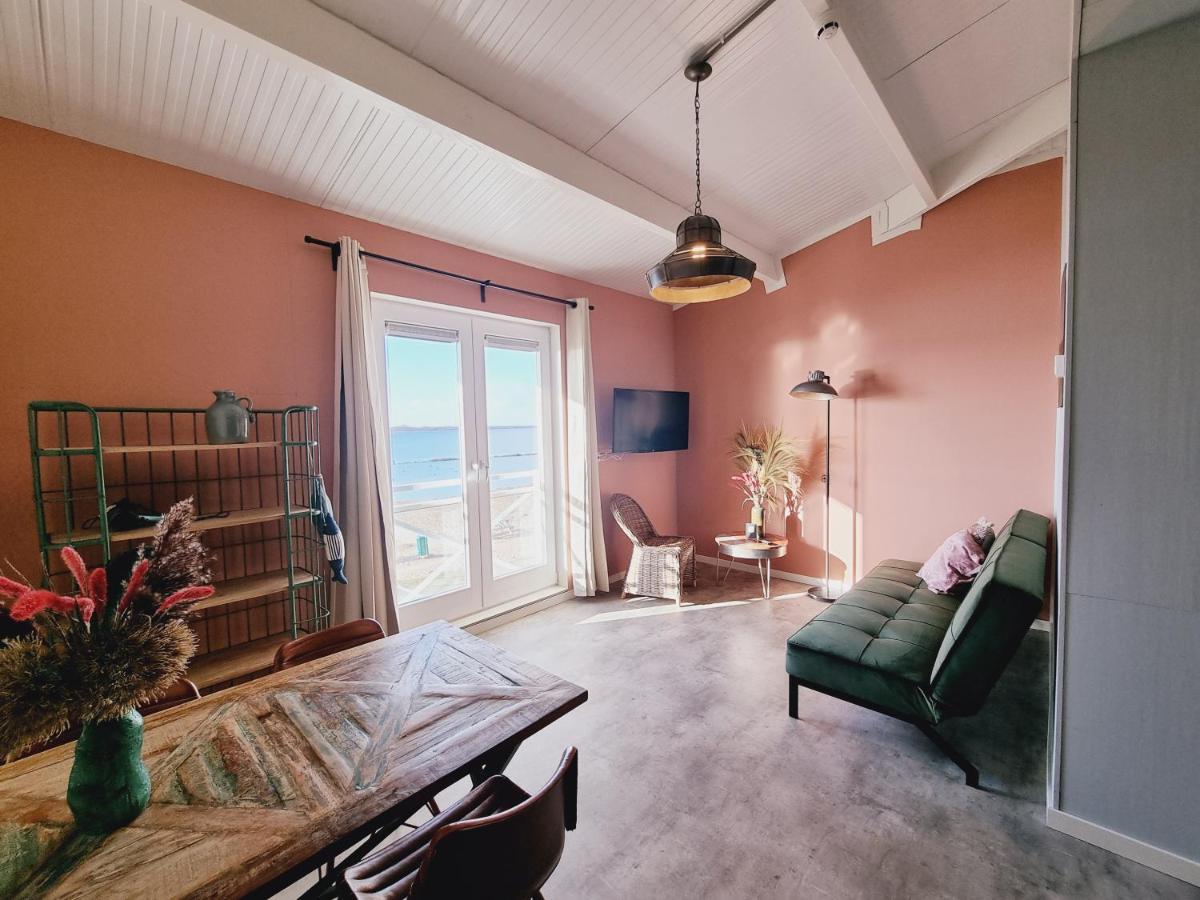 Beach Hotel أوستفورني المظهر الخارجي الصورة