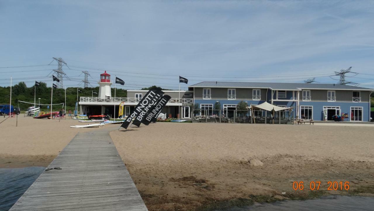 Beach Hotel أوستفورني المظهر الخارجي الصورة