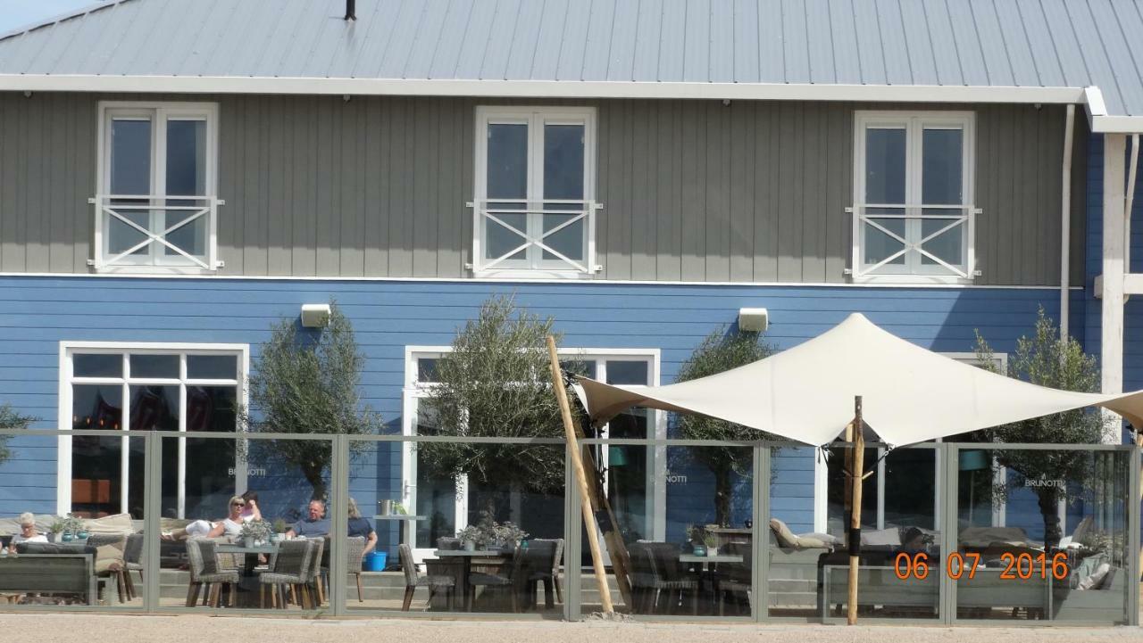 Beach Hotel أوستفورني المظهر الخارجي الصورة
