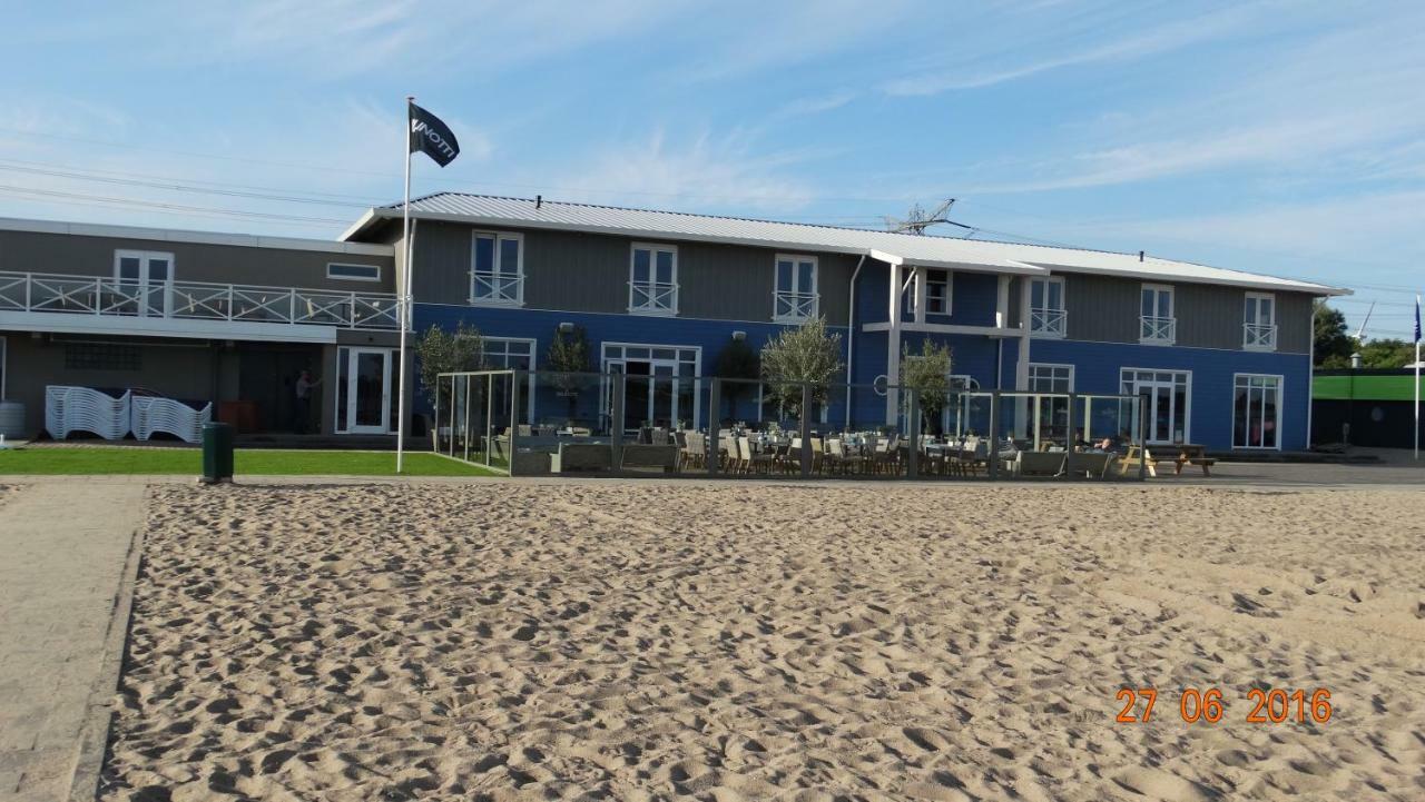 Beach Hotel أوستفورني المظهر الخارجي الصورة