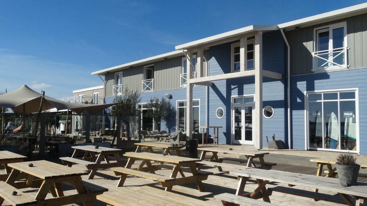 Beach Hotel أوستفورني المظهر الخارجي الصورة